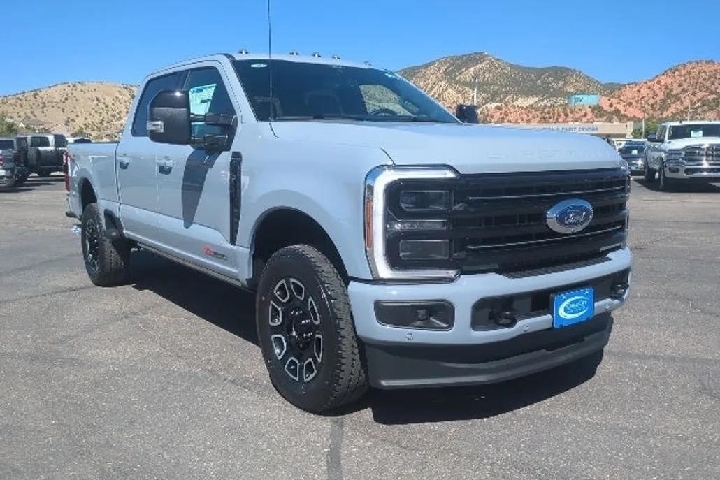 2025 Ford F-350 photo 1