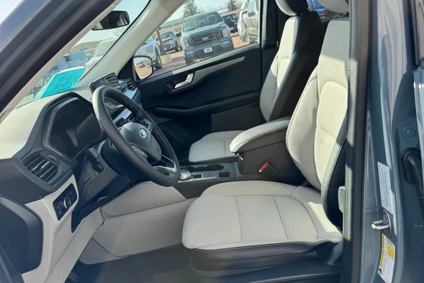2024 Ford Escape Plug-In Hybrid photo 1
