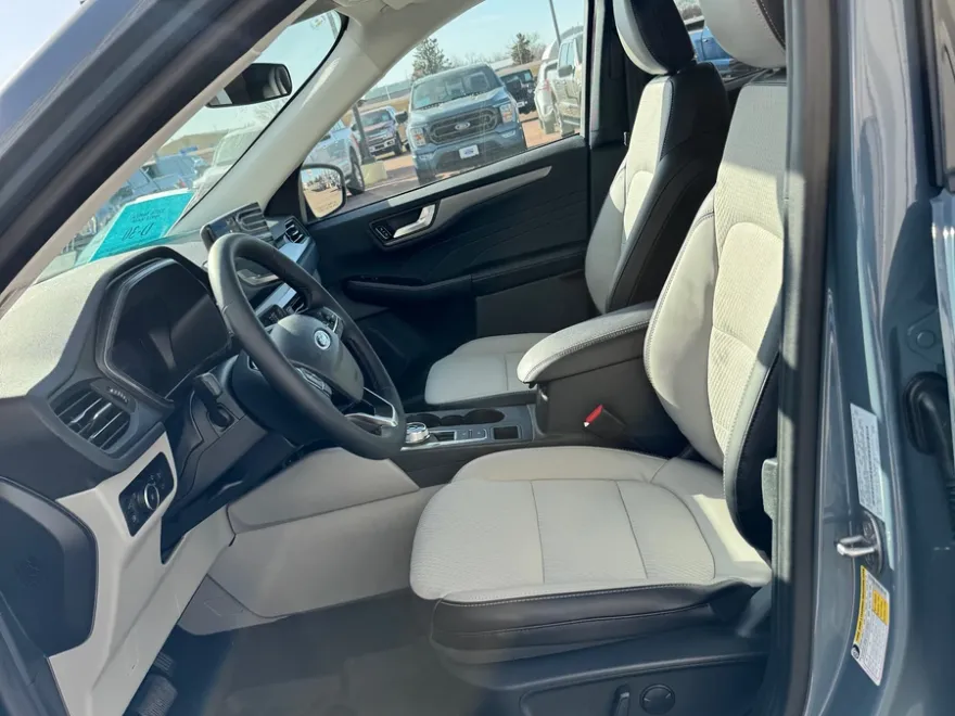 2024 Ford Escape Plug-In Hybrid photo 1
