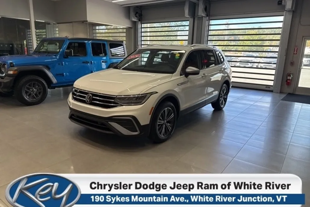 2024 Volkswagen Tiguan Wolfsburg Edition photo 1