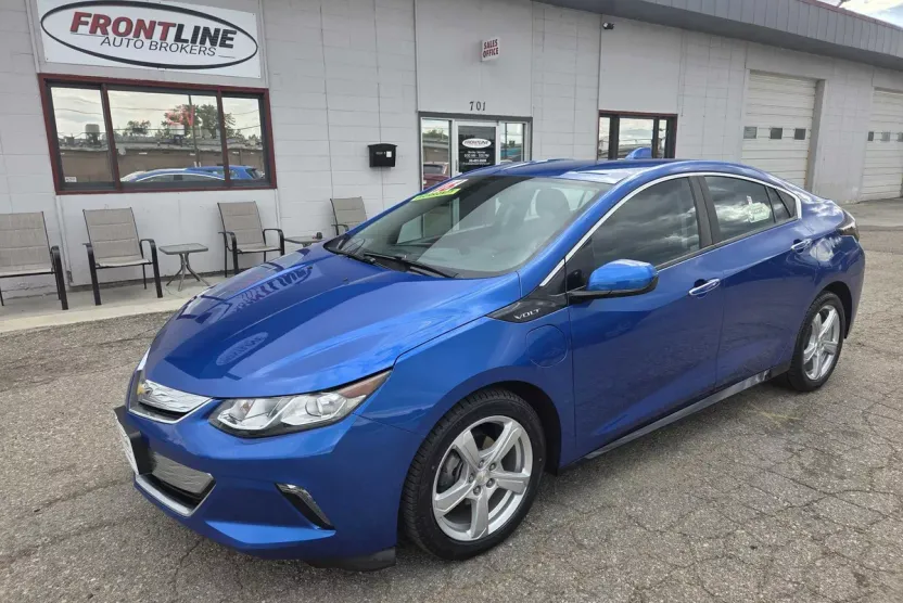 2016 Chevrolet Volt LT photo 1