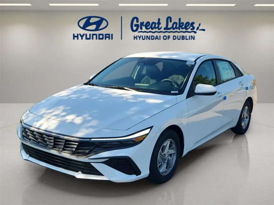2025 Hyundai Elantra SE photo 1