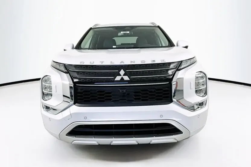 2024 Mitsubishi Outlander PHEV SEL photo 1