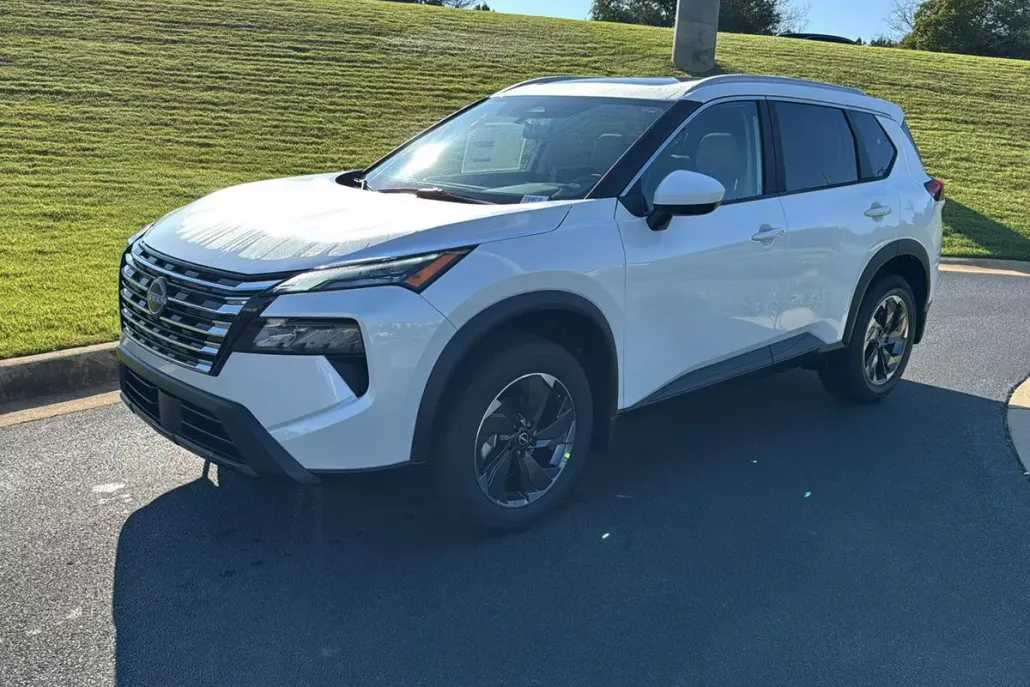 2026 Nissan Rogue SV photo 1