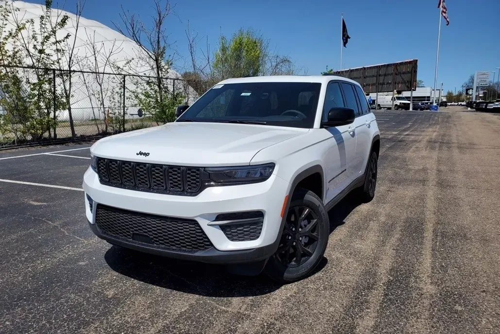 2025 Jeep Grand Cherokee Altitude X photo 1