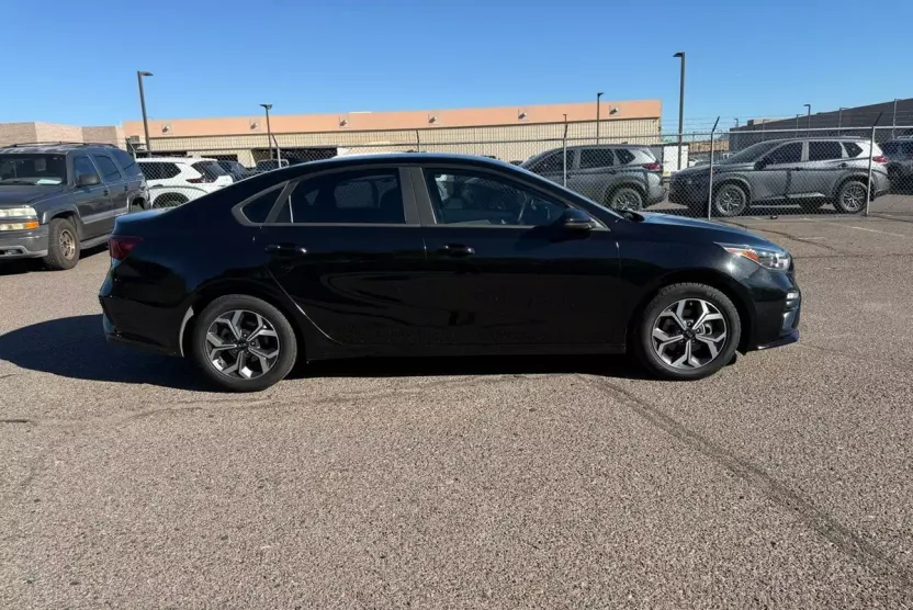 2019 Kia Forte LXS photo 1