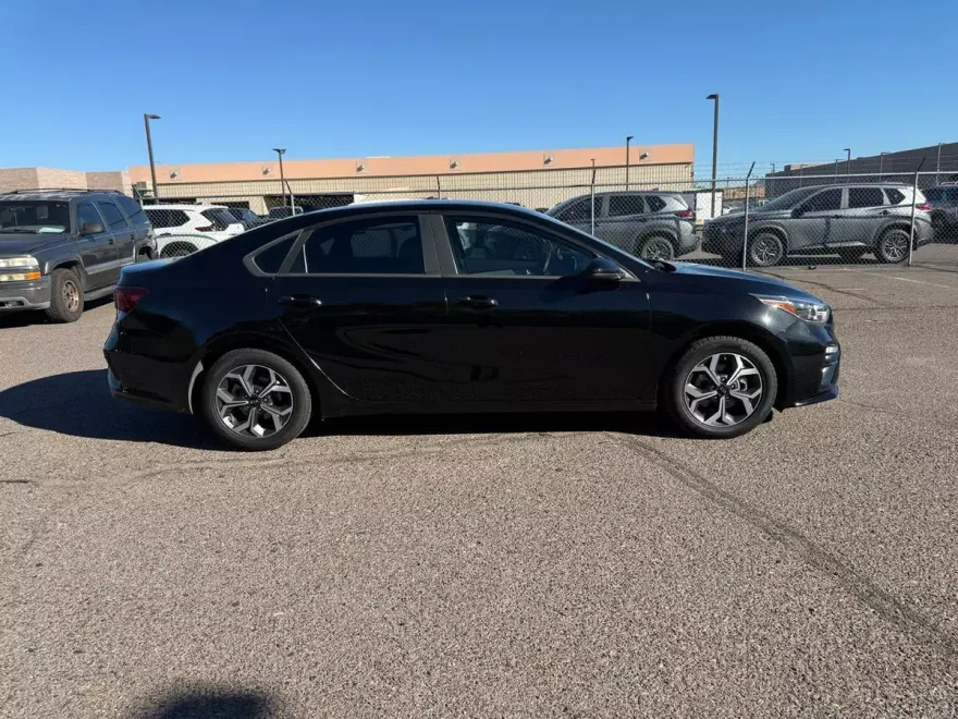 2019 Kia Forte LXS photo 1
