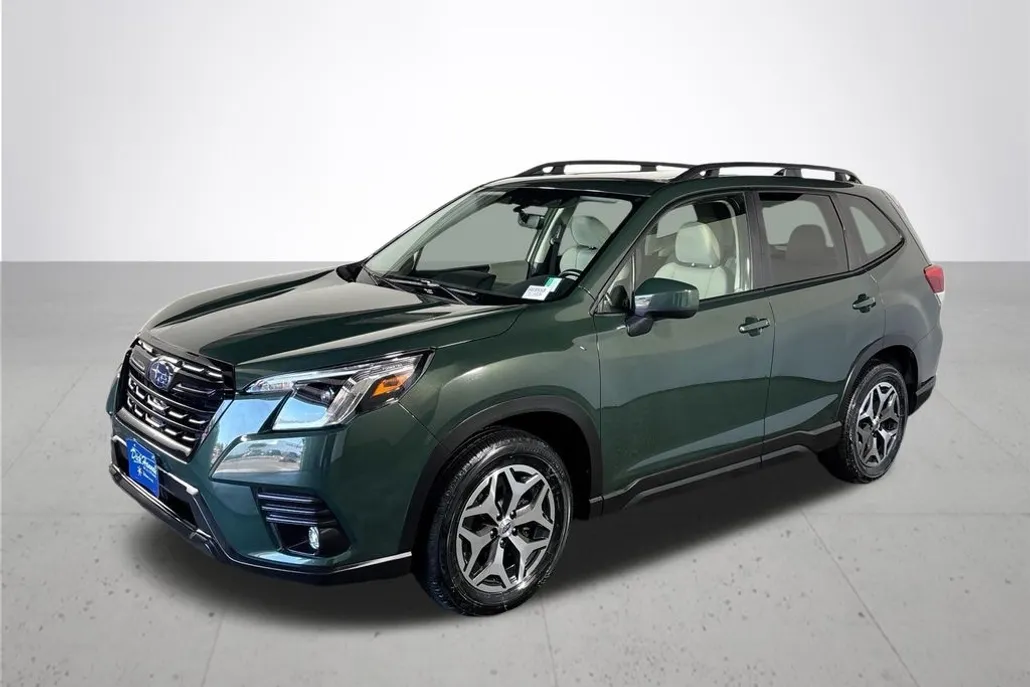 2024 Subaru Forester Premium photo 1