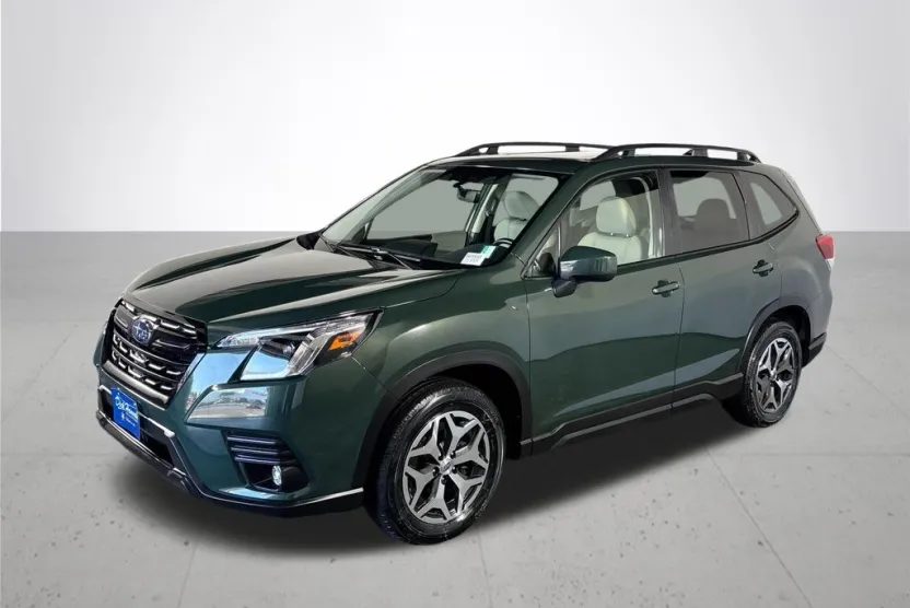 2024 Subaru Forester Premium photo 1
