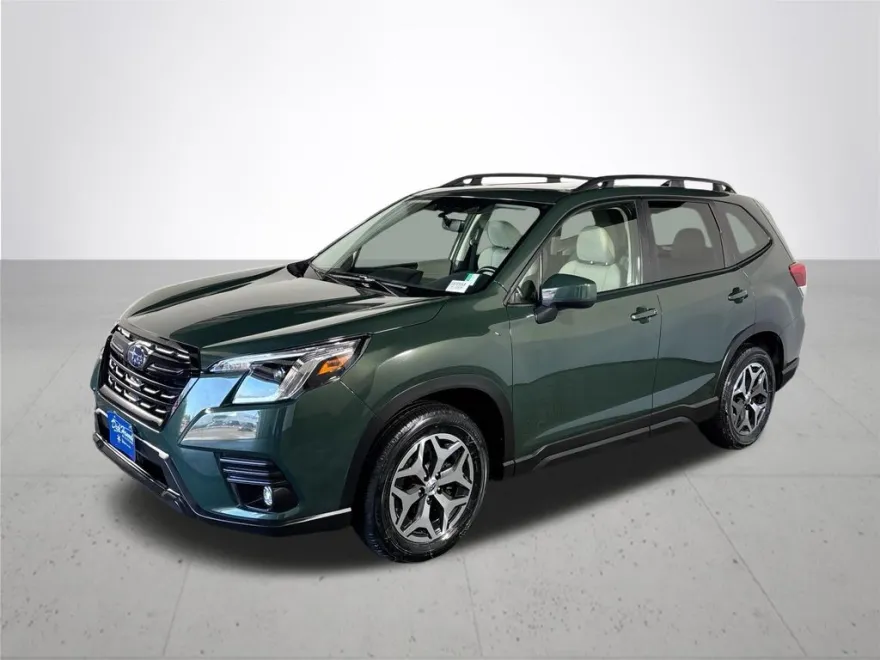 2024 Subaru Forester Premium photo 1
