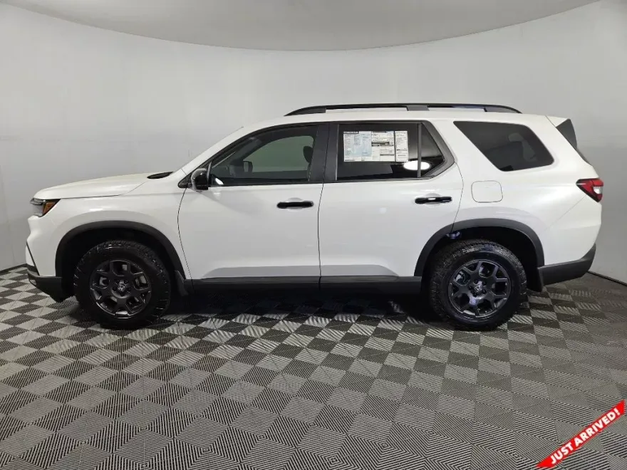 2025 Honda Pilot TrailSport photo 1