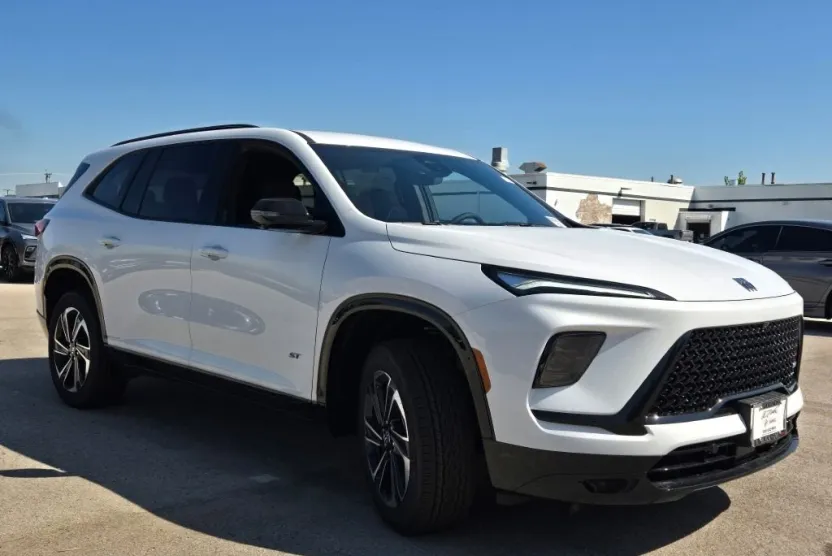 2026 Buick Enclave Sport Touring photo 1