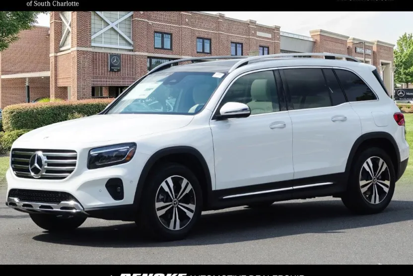 2025 Mercedes Benz GLB 250 4MATIC photo 1
