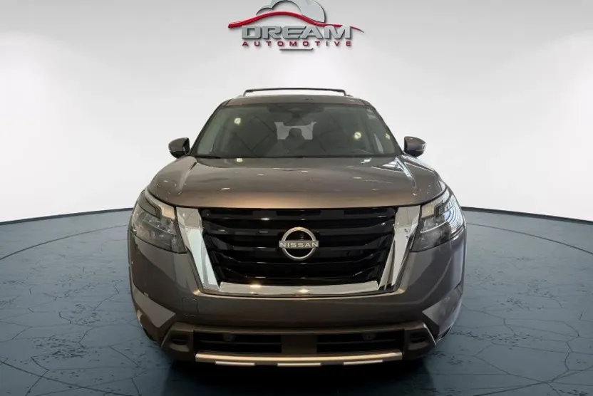 2025 Nissan Pathfinder SL photo 1