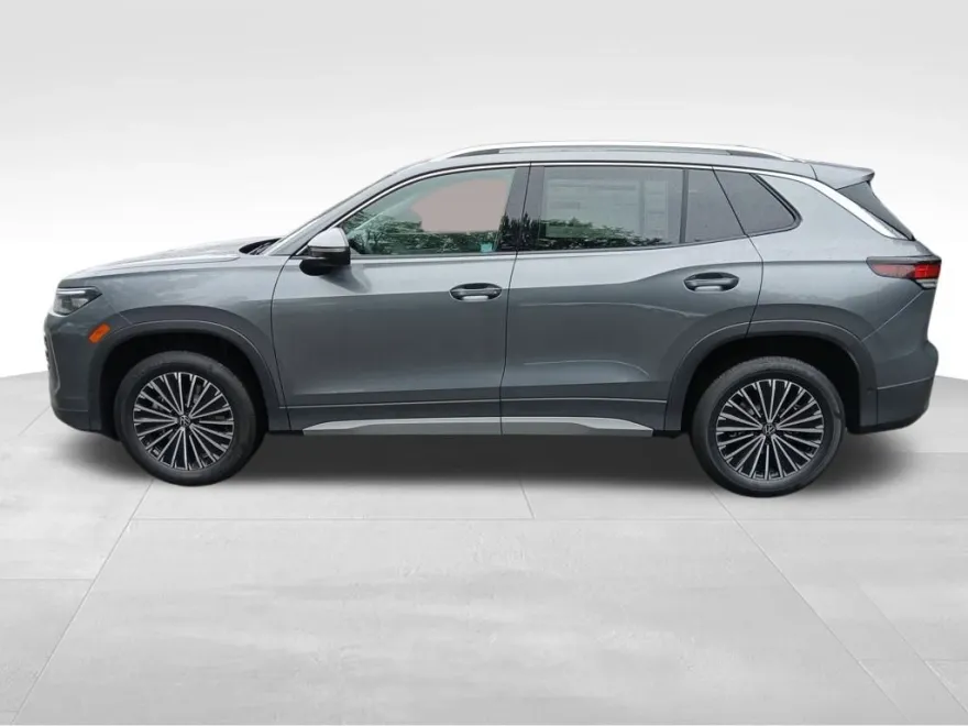 2025 Volkswagen Tiguan S photo 1