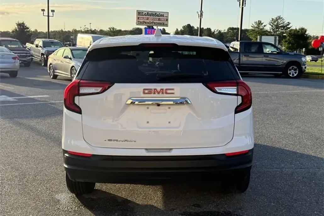 2022 Gmc Terrain SLE photo 1