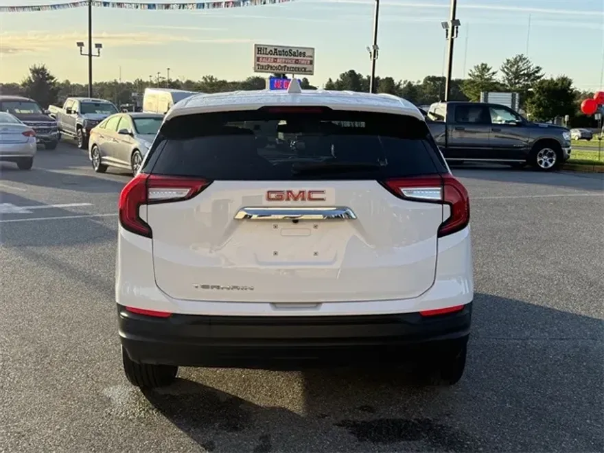 2022 Gmc Terrain SLE photo 1