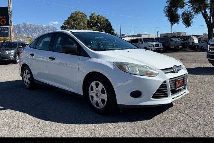 2013 Ford Focus S photo 1
