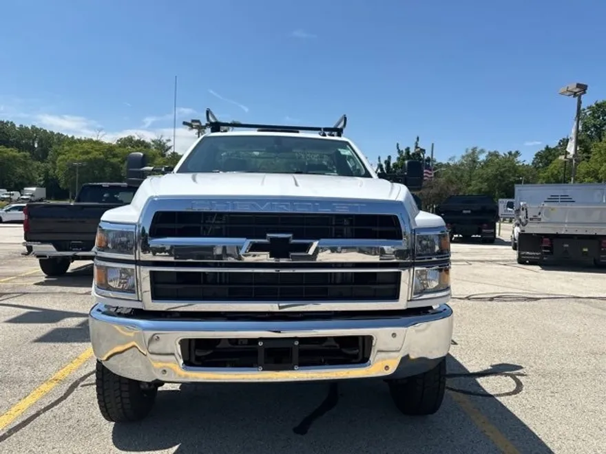 2024 Chevrolet Silverado 5500HD Work Truck photo 1
