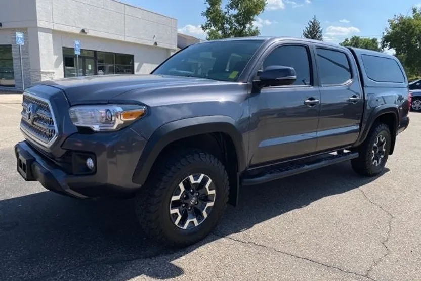 2017 Toyota Tacoma Base photo 1