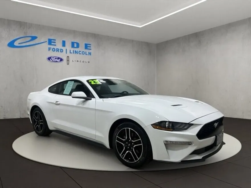 2023 Ford Mustang EcoBoost photo 1