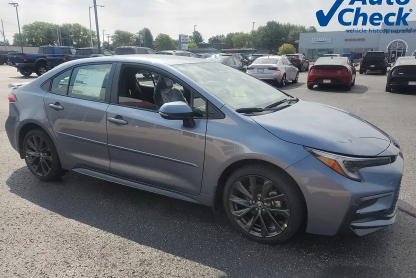 2025 Toyota Corolla SE photo 1