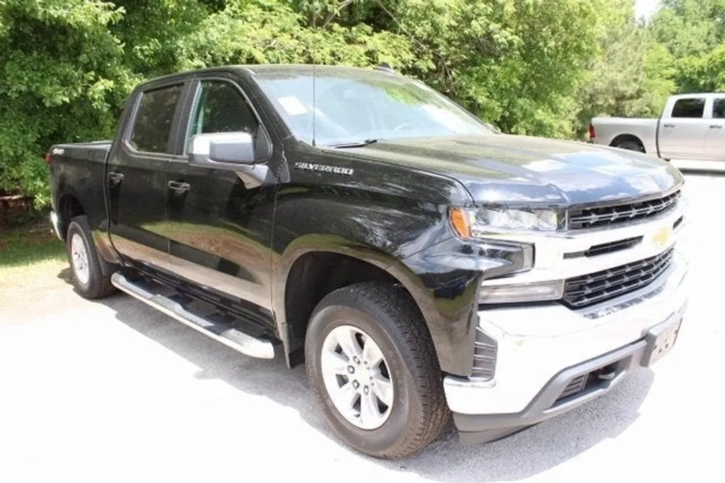 2021 Chevrolet Silverado LT photo 1