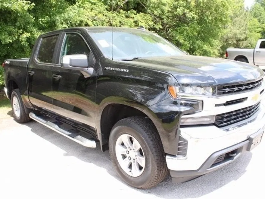 2021 Chevrolet Silverado LT photo 1