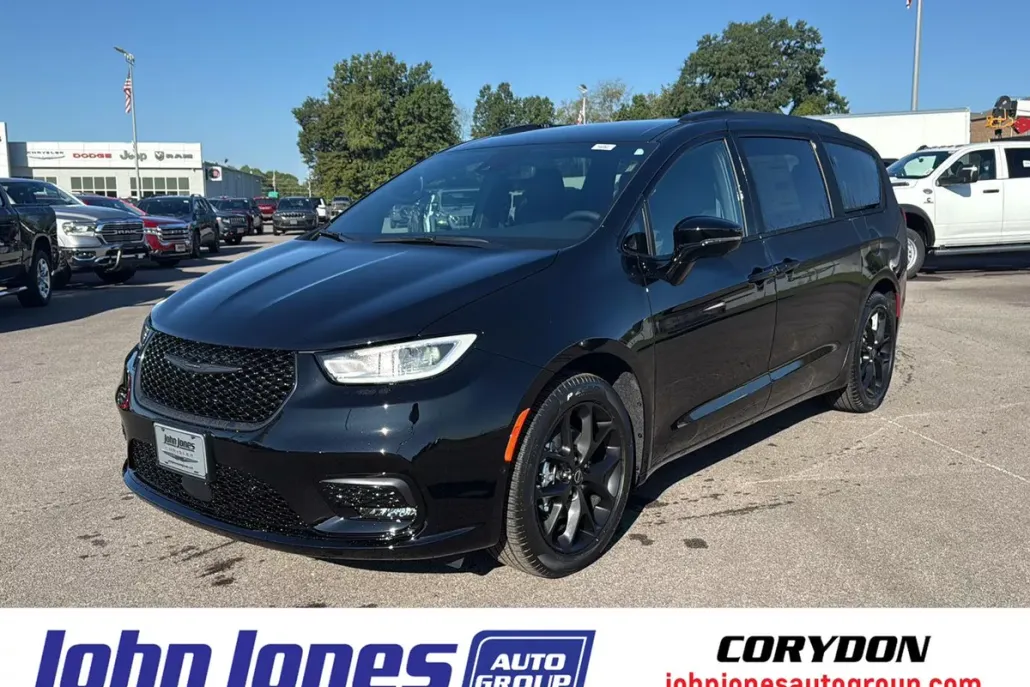 2026 Chrysler Pacifica photo 1