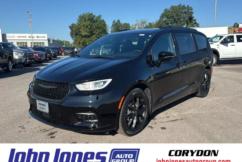 2026 Chrysler Pacifica photo 1