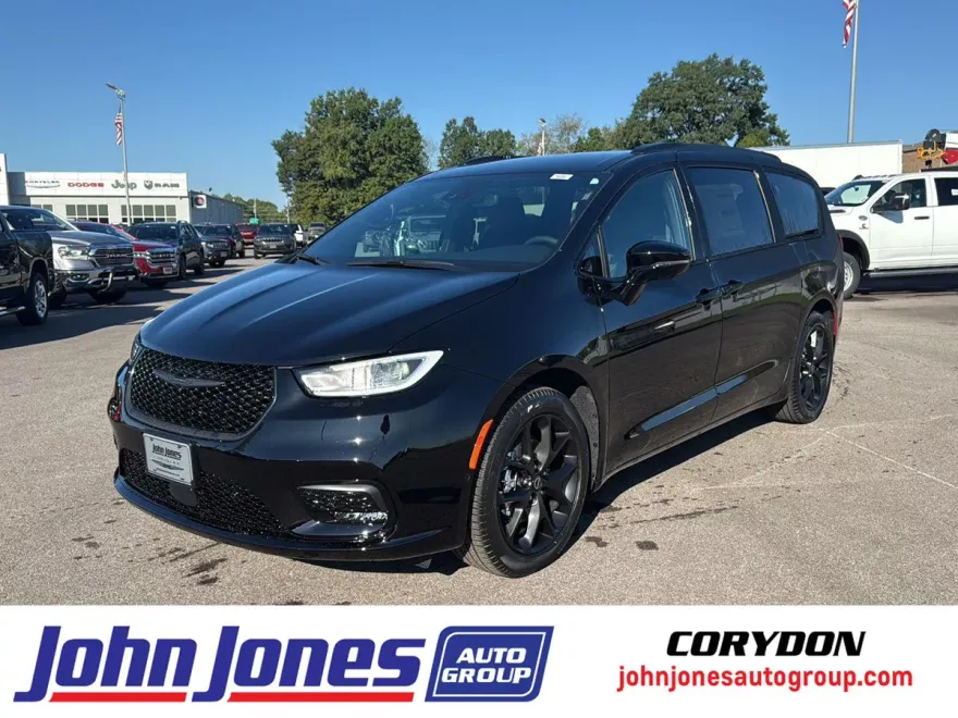 2026 Chrysler Pacifica photo 1