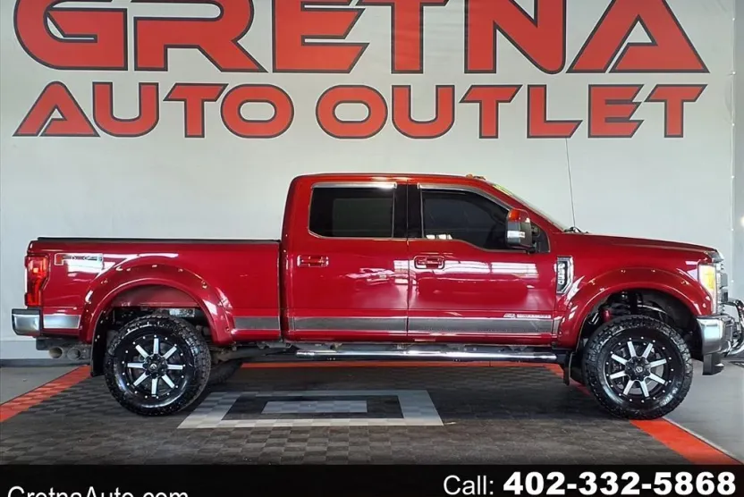 2017 Ford F-350 Lariat photo 1