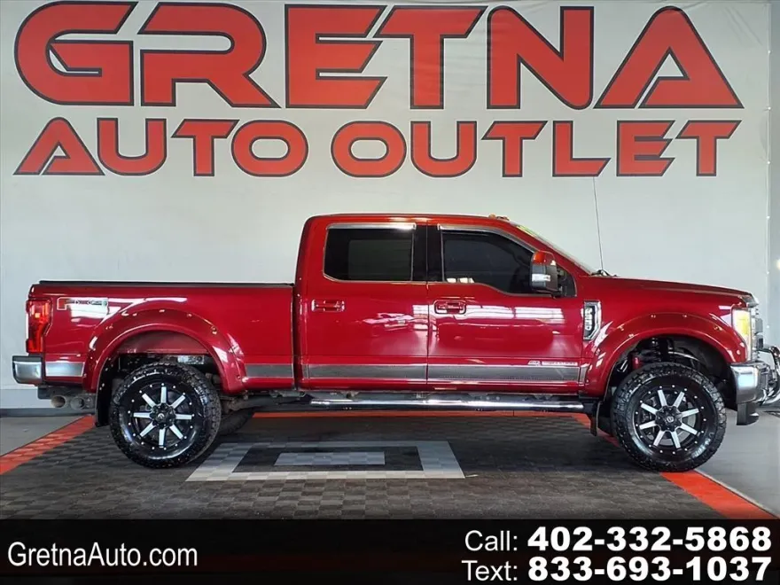2017 Ford F-350 Lariat photo 1