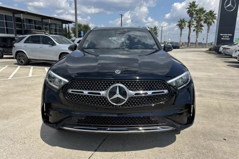 2026 Mercedes Benz GLC 300 photo 1