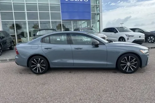 2023 Volvo S60 Recharge Plus photo 2