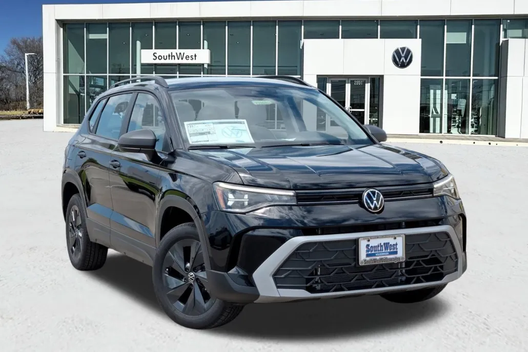 2025 Volkswagen Taos S photo 1