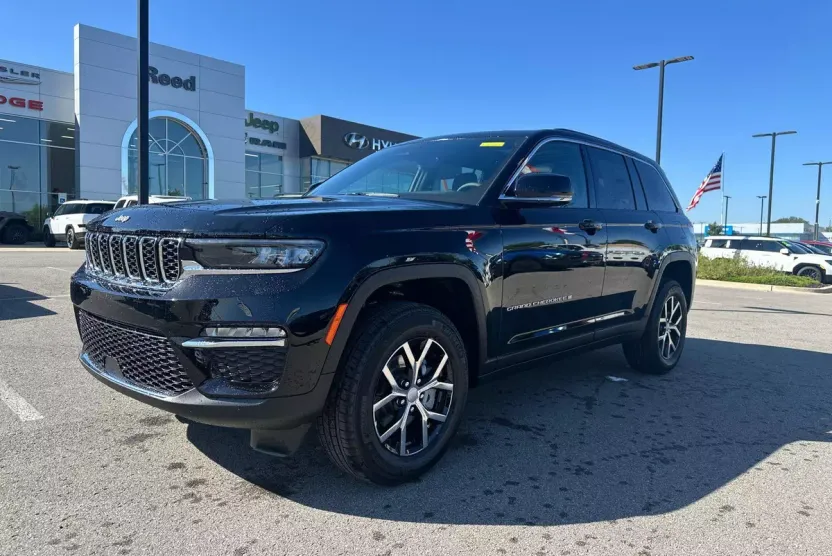 2025 Jeep Grand Cherokee Limited photo 1