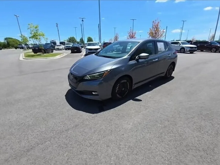 2023 Nissan Leaf SV Plus photo 1