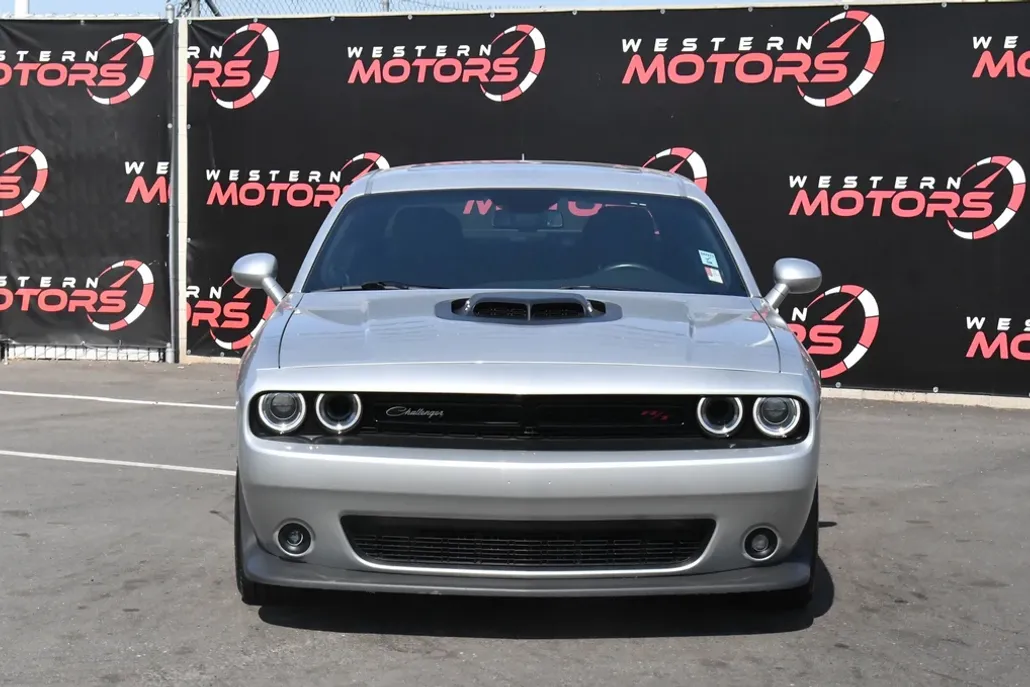 2022 Dodge Challenger R/T photo 1