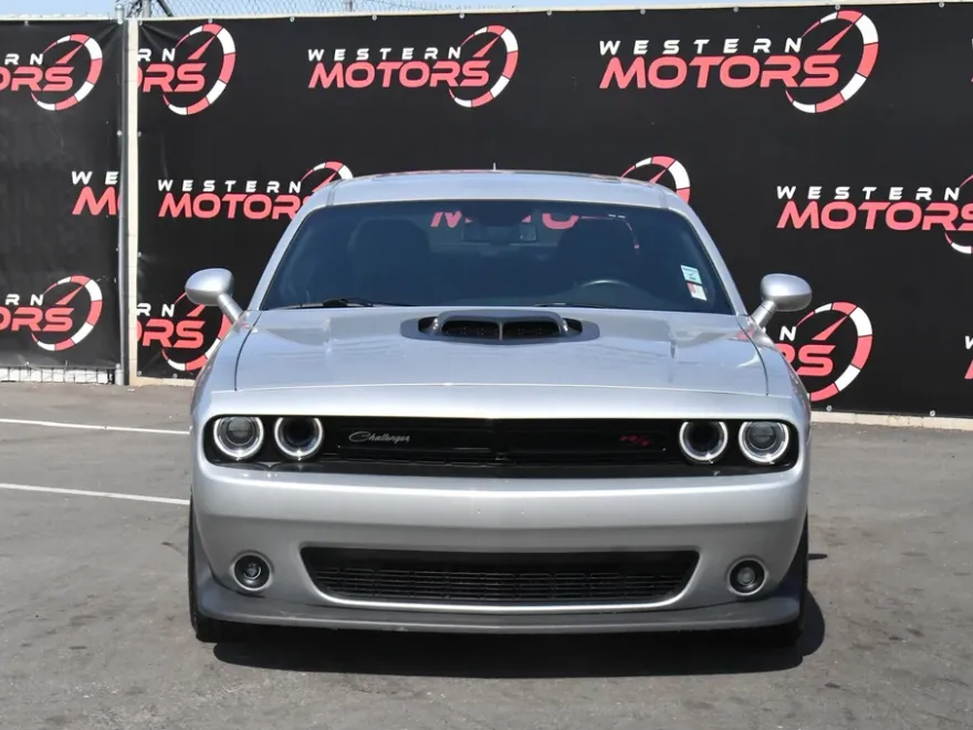 2022 Dodge Challenger R/T photo 1