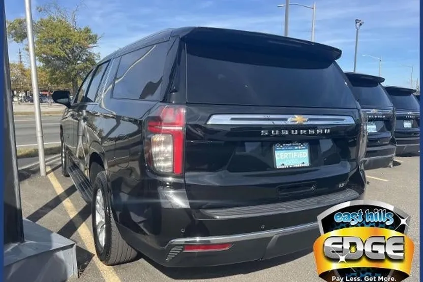 2024 Chevrolet Suburban LT photo 1