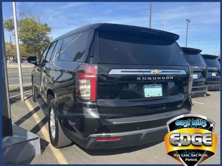 2024 Chevrolet Suburban LT photo 1