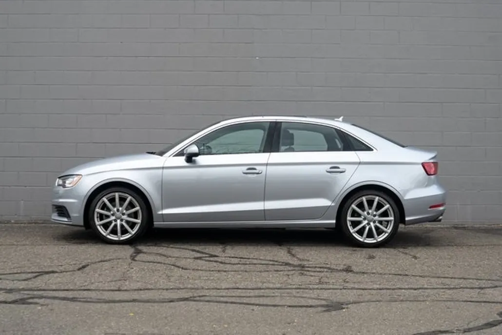 2016 Audi A3 2.0T Premium Plus photo 1