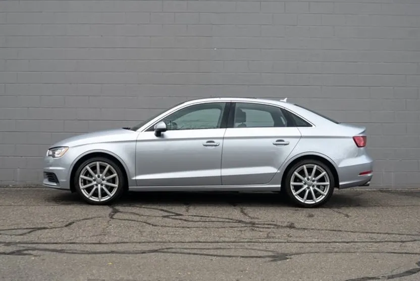 2016 Audi A3 2.0T Premium Plus photo 1