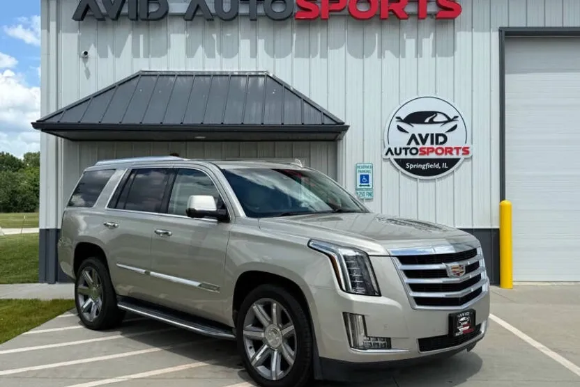 2015 Cadillac Escalade Luxury photo 1