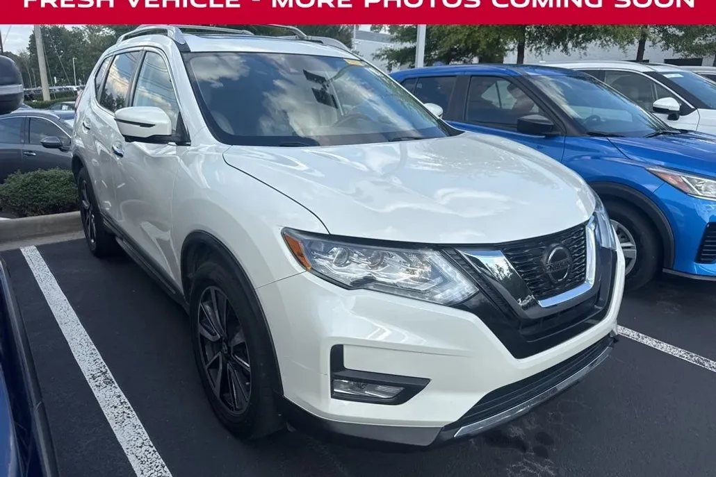 2018 Nissan Rogue SL photo 1