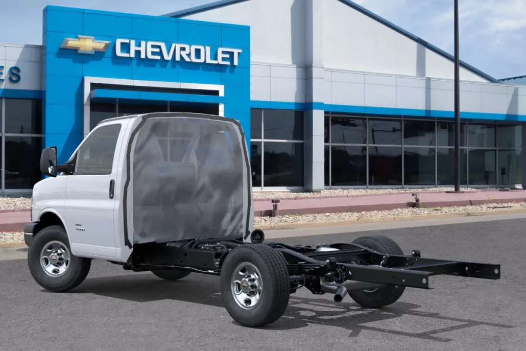 2025 Chevrolet Express 3500 Cutaway Van photo 1