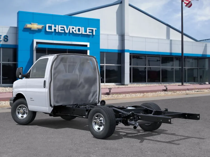 2025 Chevrolet Express 3500 Cutaway Van photo 1