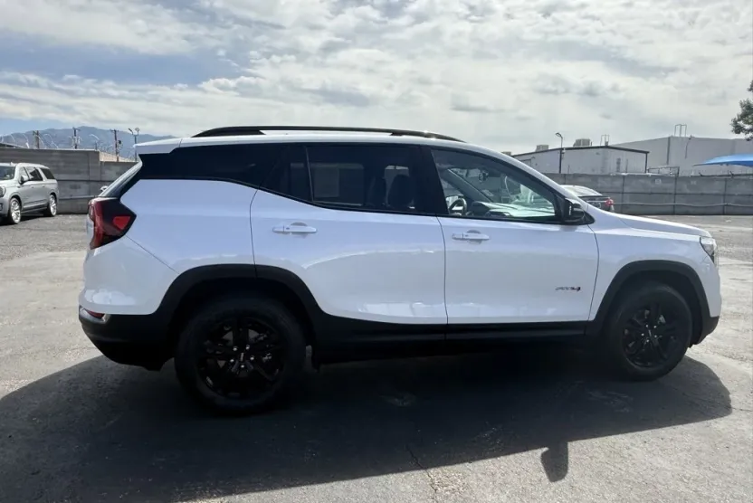 2023 Gmc Terrain AT4 photo 1