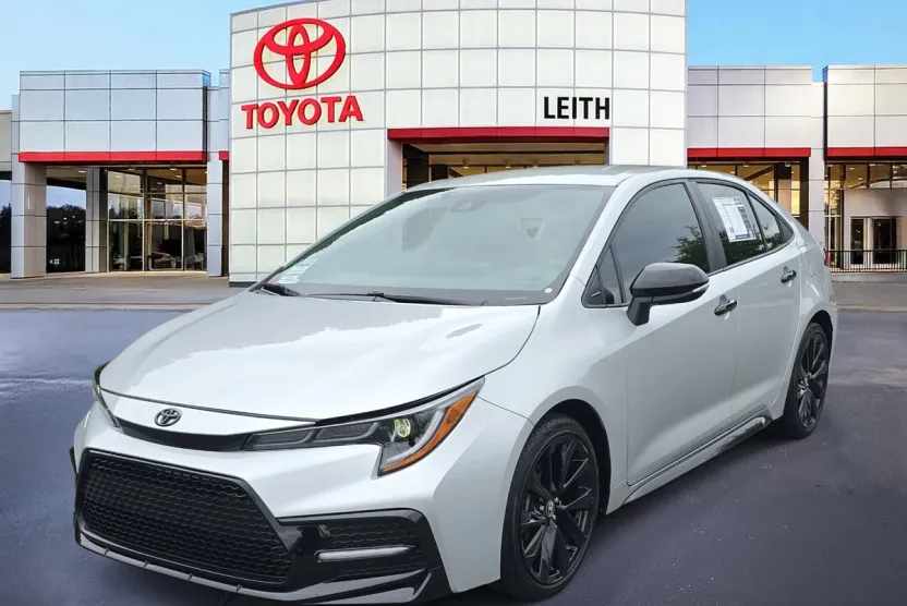 2022 Toyota Corolla SE photo 1